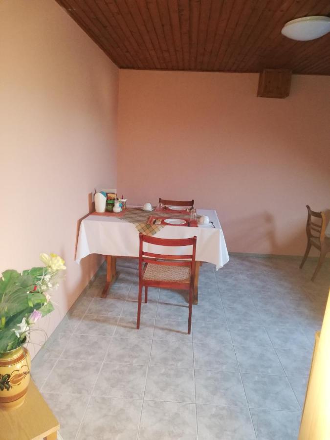Grill Garten Vendeghaz Hotel Keszthely Bagian luar foto