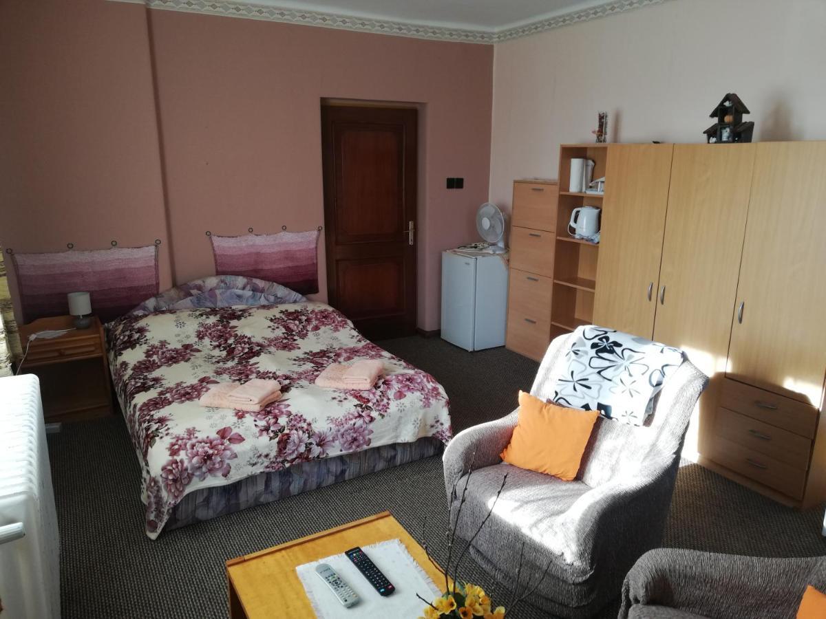 Grill Garten Vendeghaz Hotel Keszthely Bagian luar foto