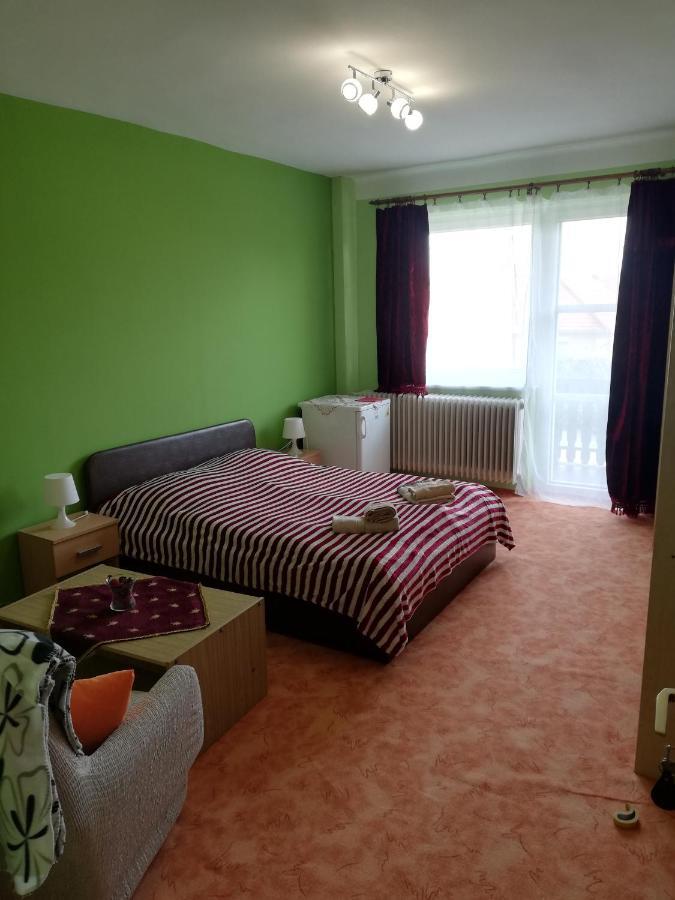 Grill Garten Vendeghaz Hotel Keszthely Bagian luar foto